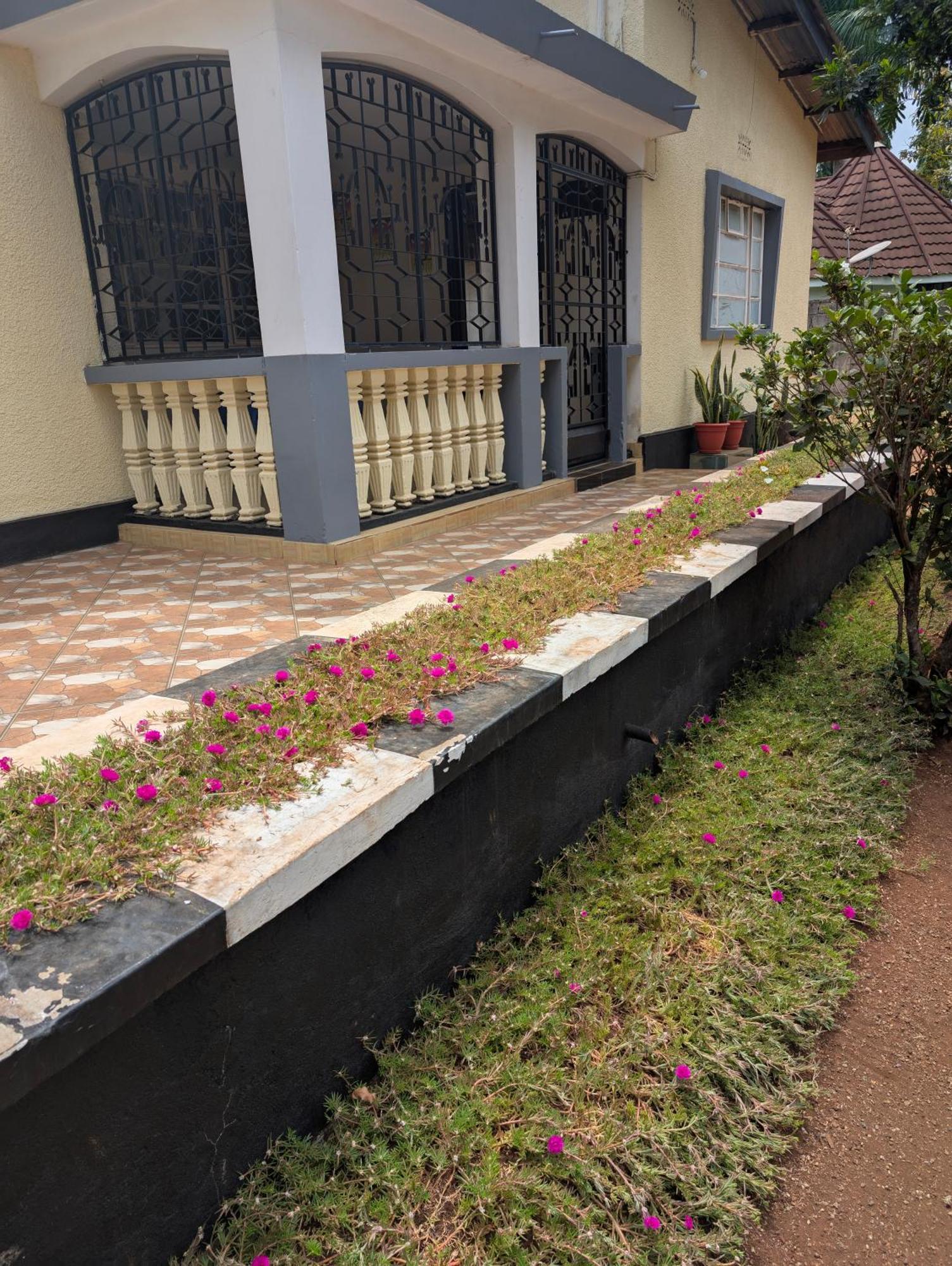 Dans Place Moshi Exterior foto