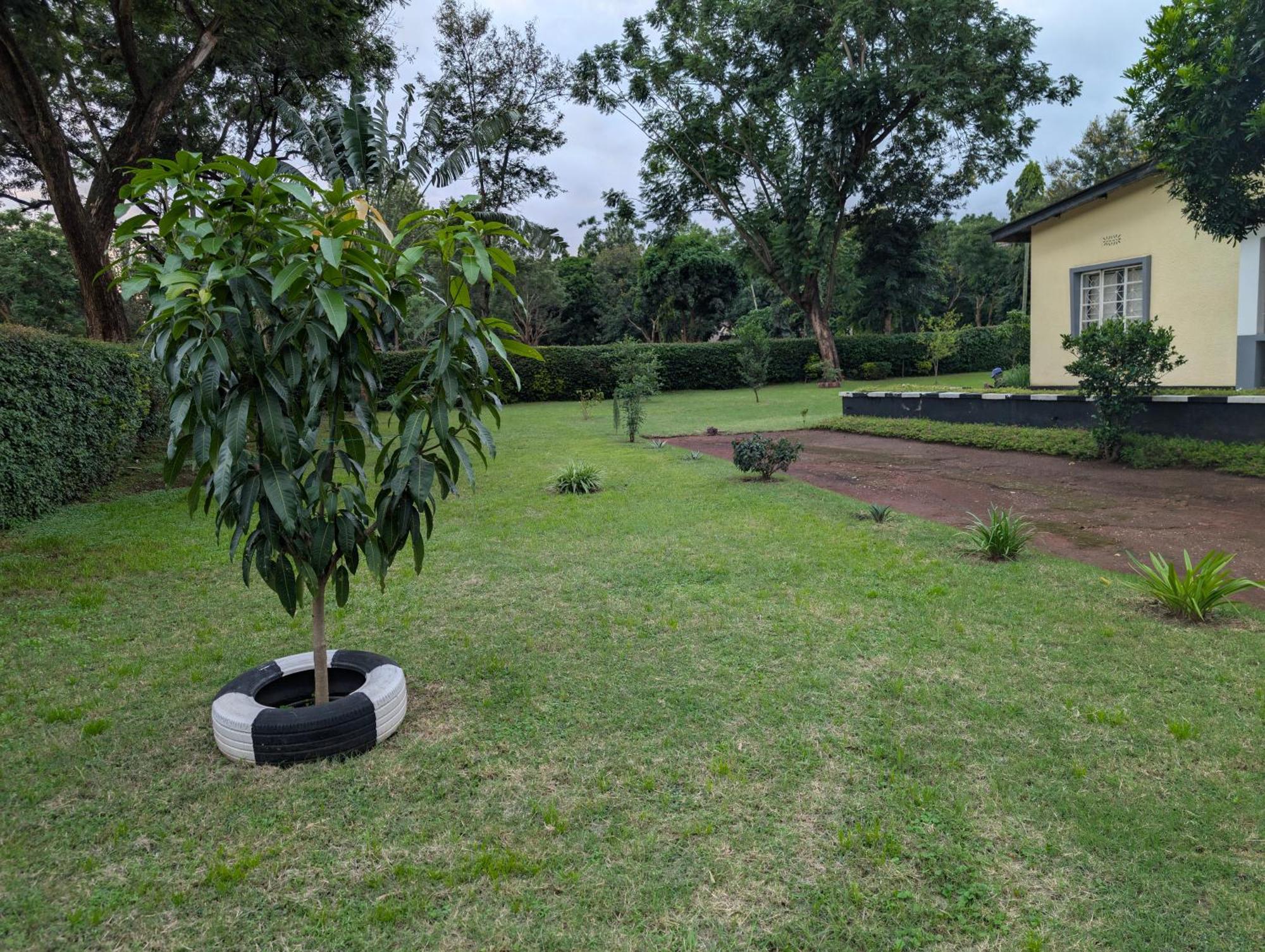 Dans Place Moshi Exterior foto